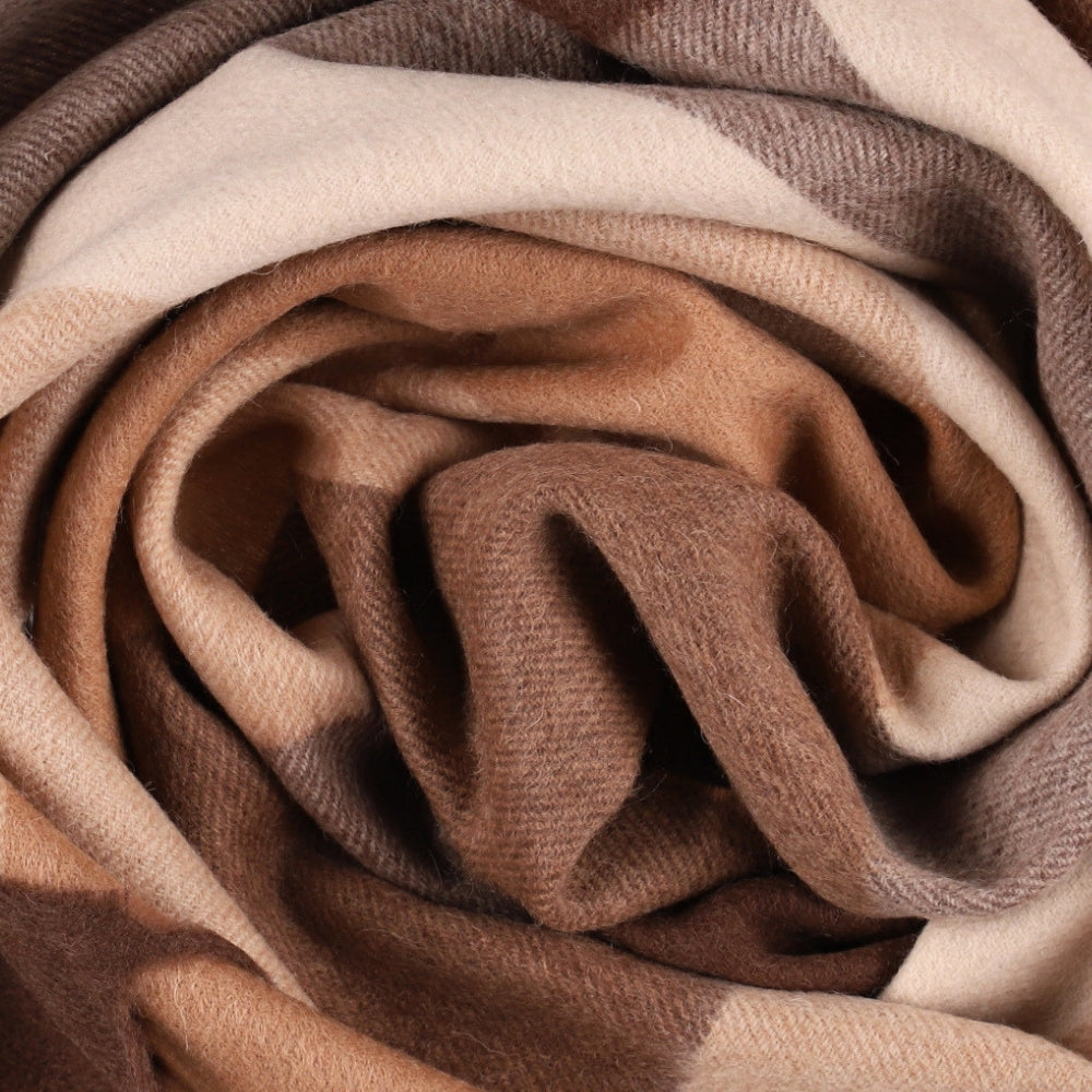 Storrutig halsduk i 100 % ull, brun och beige – York (2)